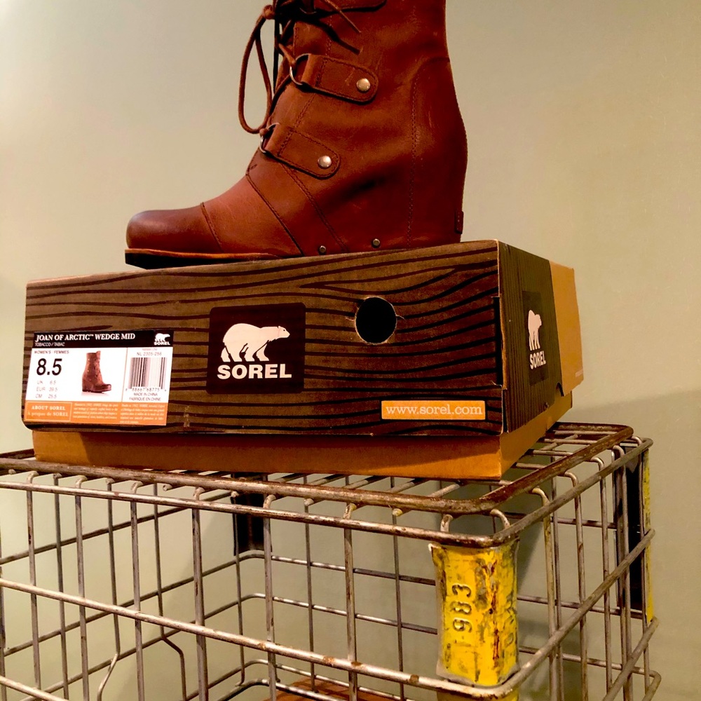 SOREL Joan of Arctic Wedge Mid Boots